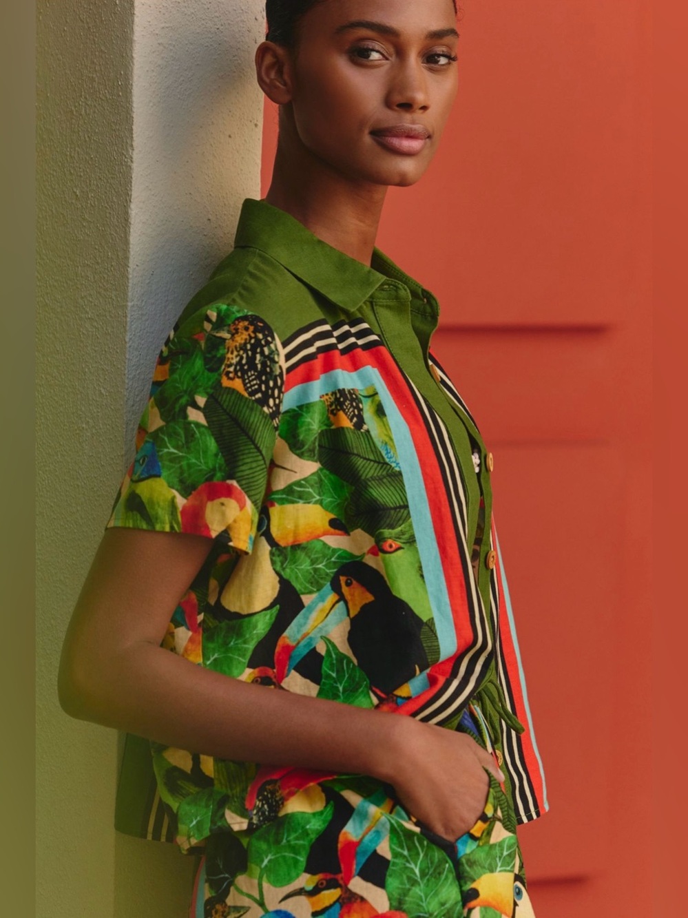 Farm Rio Bird Leaves Shirt. Shorts also available for sale in Size Small. - Picture 4 of 12